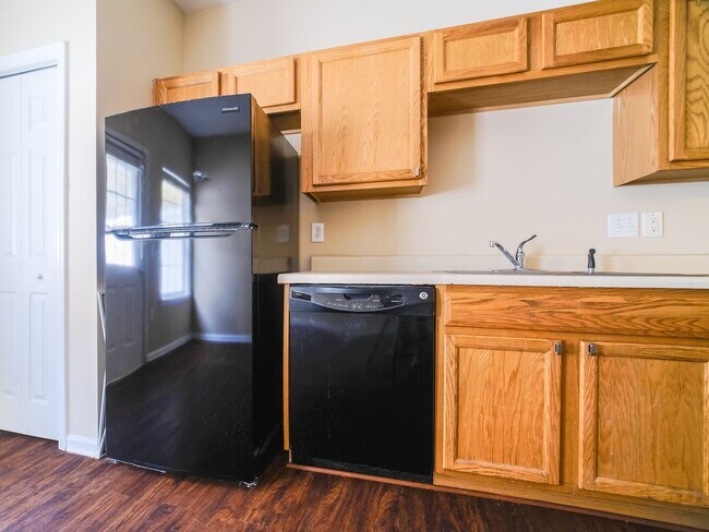 Building Photo - 7020 Somerset Springs