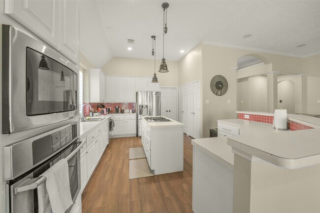 Building Photo - 1122 Wellshire Dr