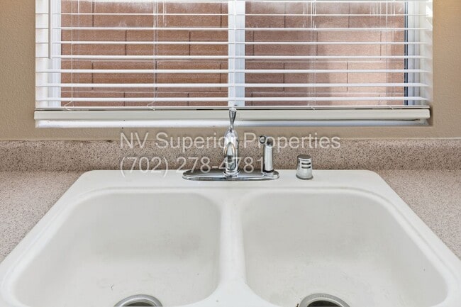 Building Photo - NW!! Single Story!! New Luxury Vinal Plank flooring!! New Carpet Bedrooms 2 & 3!!! New Interter P...