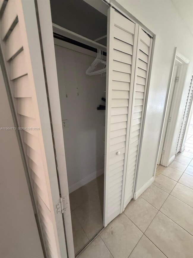 Building Photo - 4403 NW 4th Ave