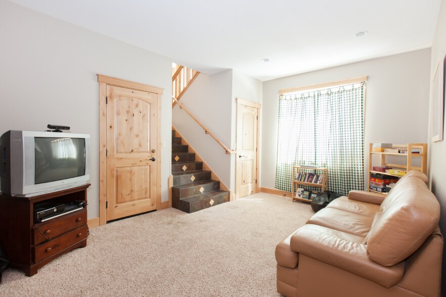 Downstairs Family Room - 2989 Fresno Ave