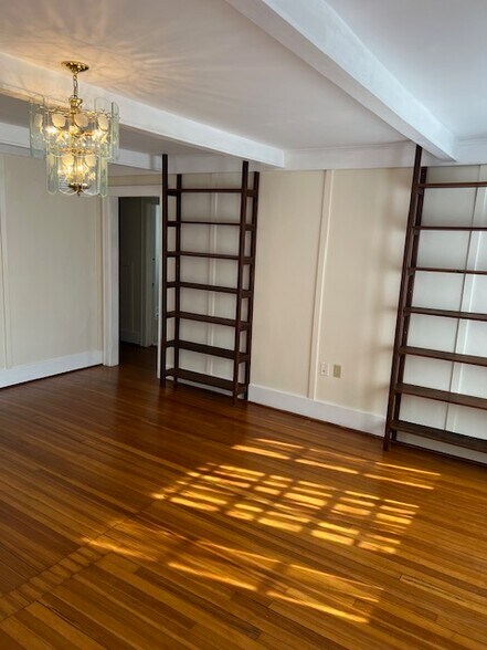 Building Photo - 108 Lake Hill Rd