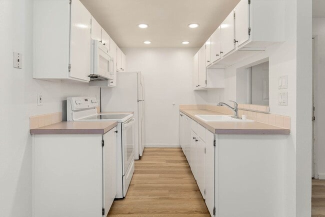 Building Photo - 14200 NE 171st St