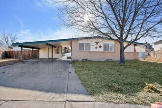 Building Photo - 1642 Bel-Air Cir