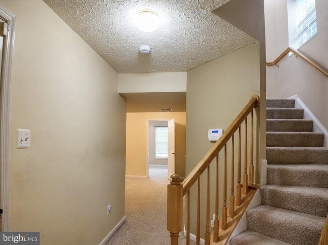 Building Photo - 9746 Harvester Cir