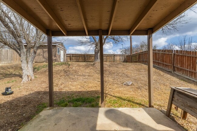 Building Photo - 5718 Champions Hill Dr