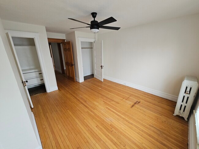 Building Photo - 3154 Van Alstyne St