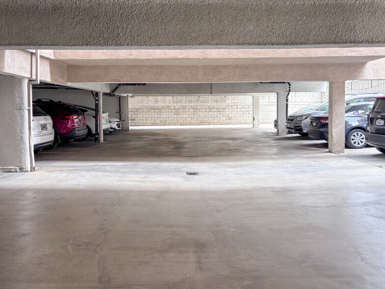 Parking garage - 1730 Camden Ave