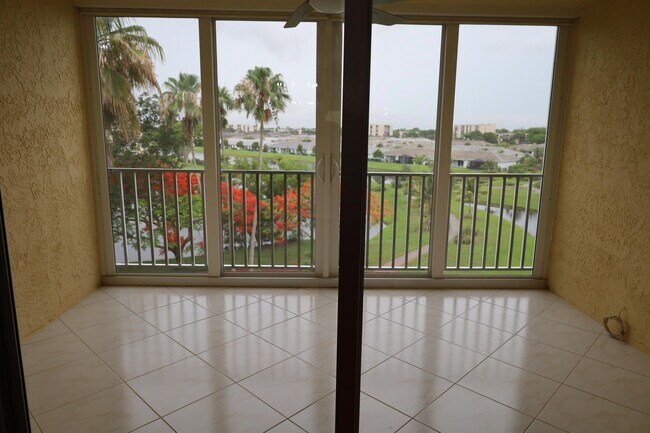Building Photo - 14623 Bonaire Blvd