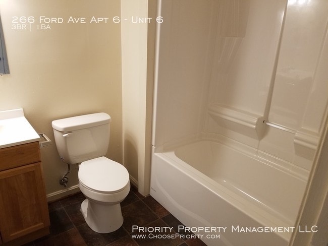 Building Photo - 3BR 1BA Apartment Style Unit, Standardsville