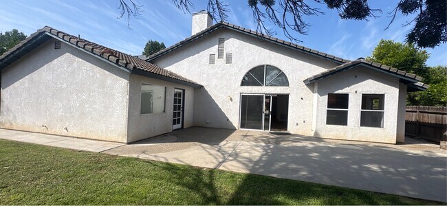 Building Photo - 735 Bliss Ave