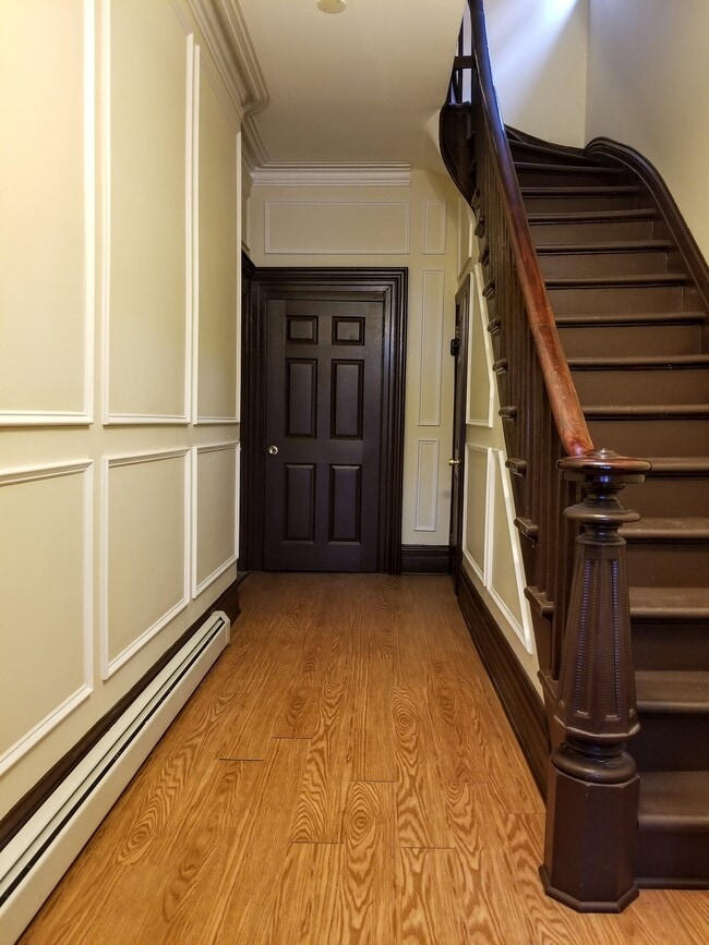 Building Photo - 263 Whiton St