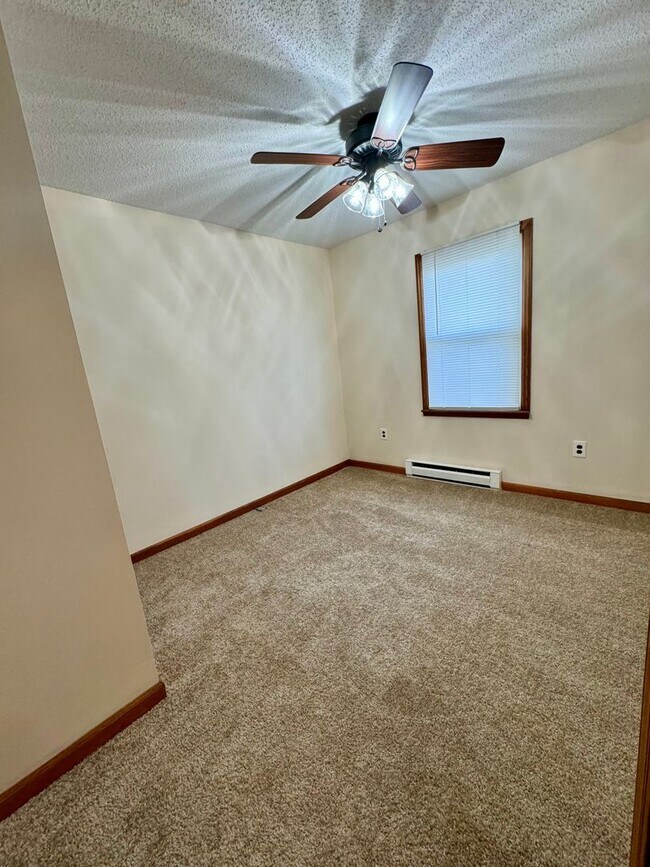 Building Photo - Duplex for Rent in Penn Laird