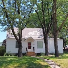 Building Photo - 1292 12th Ave N