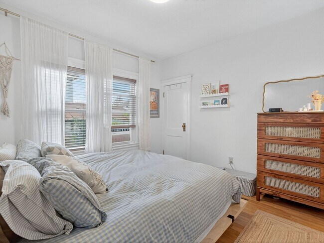 Building Photo - 35 Hancock St