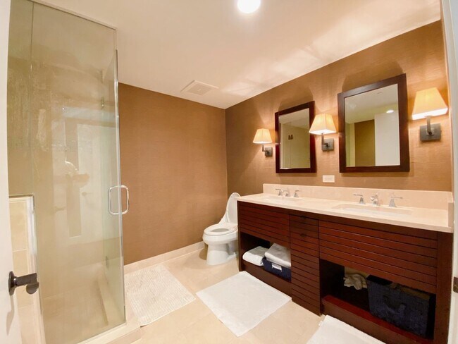 Building Photo - 1551 Ala Wai Blvd