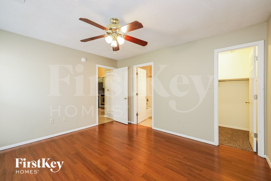 Building Photo - 7602 Iris Dr