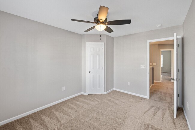 Building Photo - 3 Bed 2.5 Bath Home located in Heritage Hills, Wake Forest