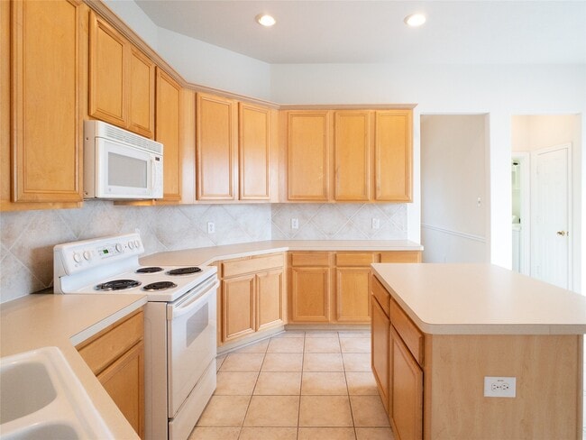 Building Photo - 2727 S Cedar Hollow Dr