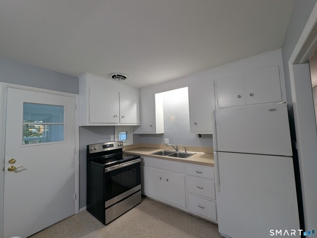 Building Photo - 189 Melrose Rd