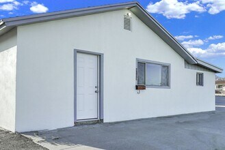 Building Photo - Central 1 Bedroom 1 Bath