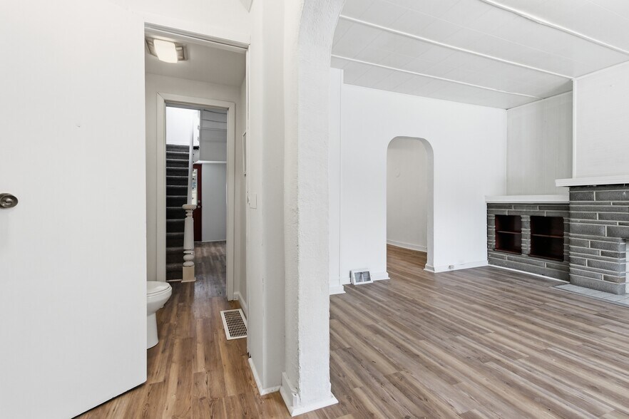 Building Photo - 1845 Ley St