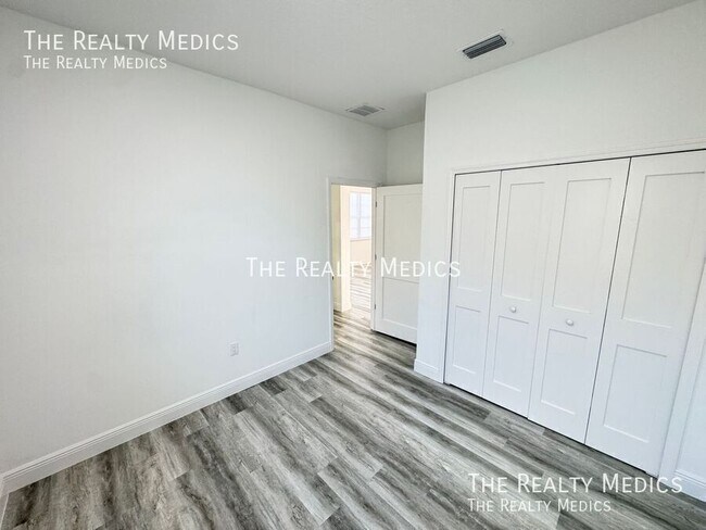 Building Photo - 310 Dogfish Way