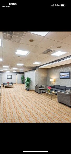 Building Photo - 5100 N Marine Dr