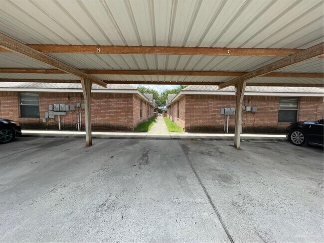 Building Photo - 2216 N Erica St