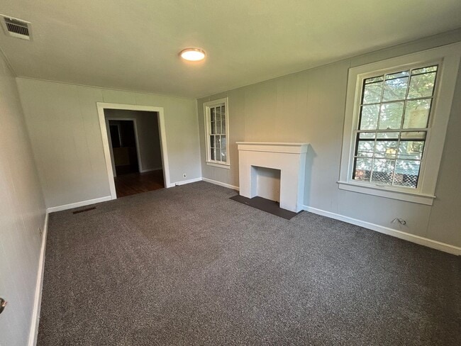 Building Photo - Remodeled!