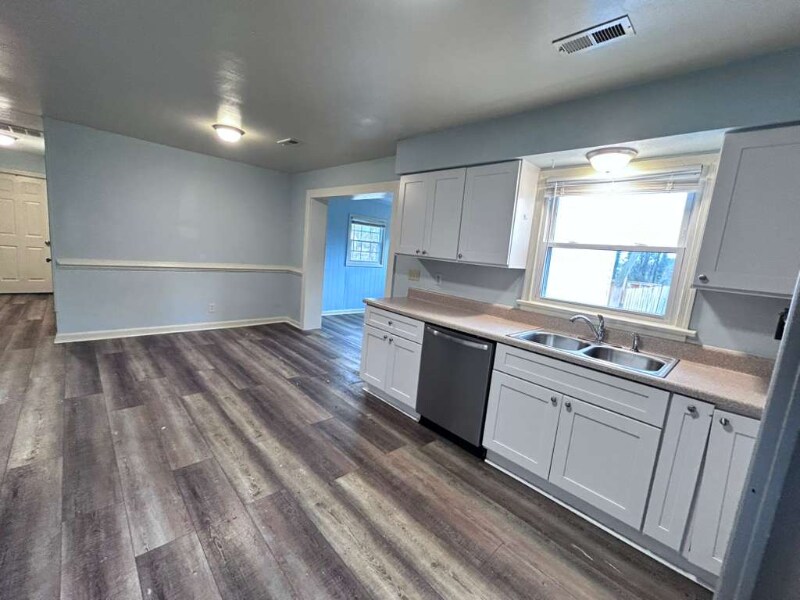 Building Photo - 4309 E Rd