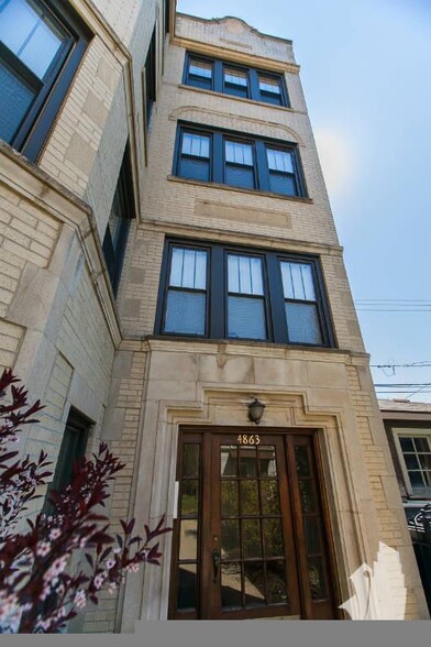 Primary Photo - 4863 N Hermitage Ave