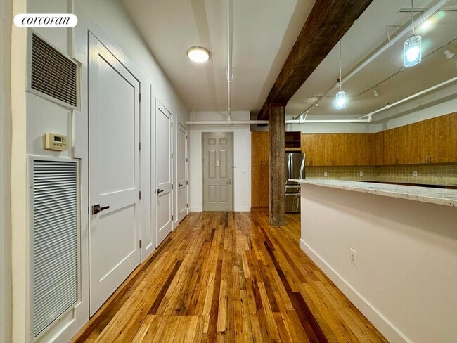 Building Photo - 275 Conover St