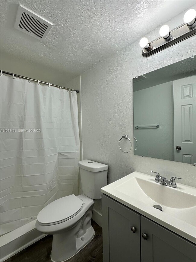 Building Photo - 2910 Pierce St