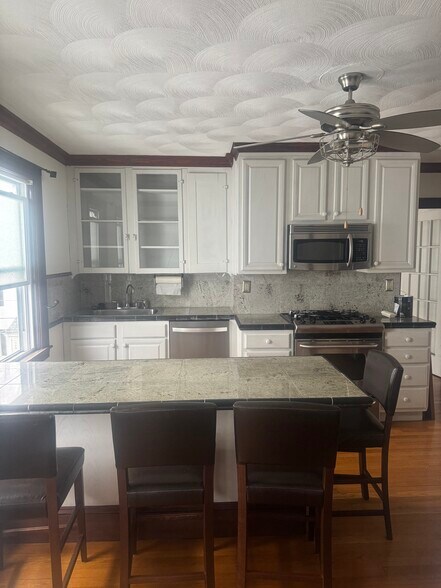 Kitchen - 64 Vinton St