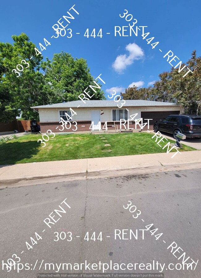 Primary Photo - 3 Bedroom 2 Bath Home in Montbello..More p...