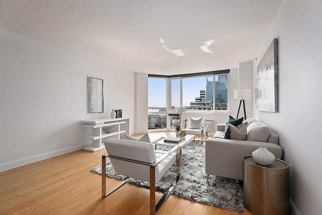 Building Photo - 20 2nd St