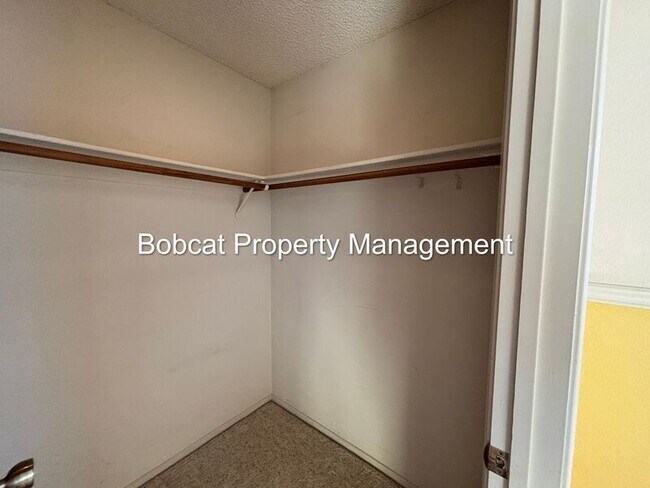 Building Photo - 1420 Douglas Ave