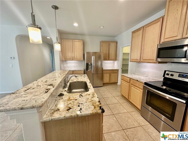 Building Photo - 413 Hunters Hill Dr