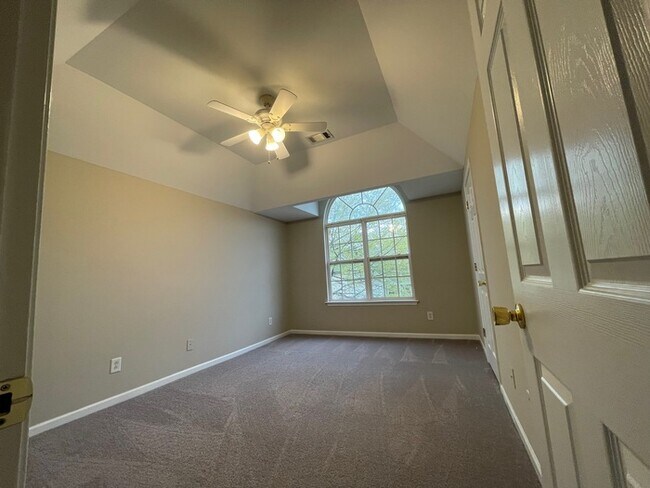 Building Photo - 3635 Pauline Ln