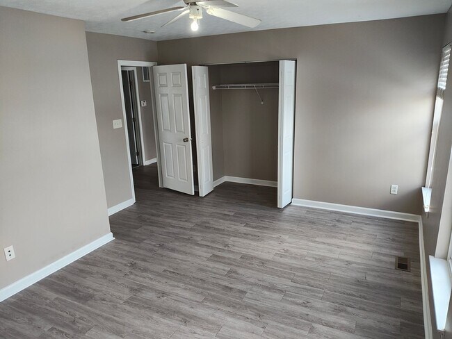 Building Photo - Beautifully maintained 4-bedroom, 2.5-bath...