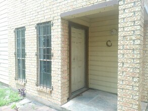 Building Photo - 2309 Capitan Dr