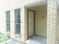 Building Photo - 2309 Capitan Dr