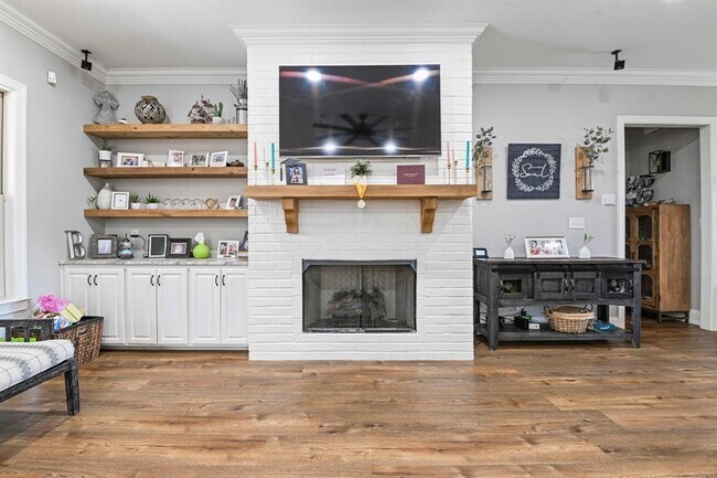 Building Photo - 101 Oak Ridge Ct