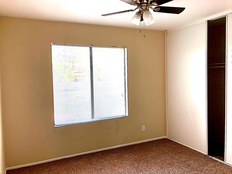 Building Photo - 38343 5th Pl W