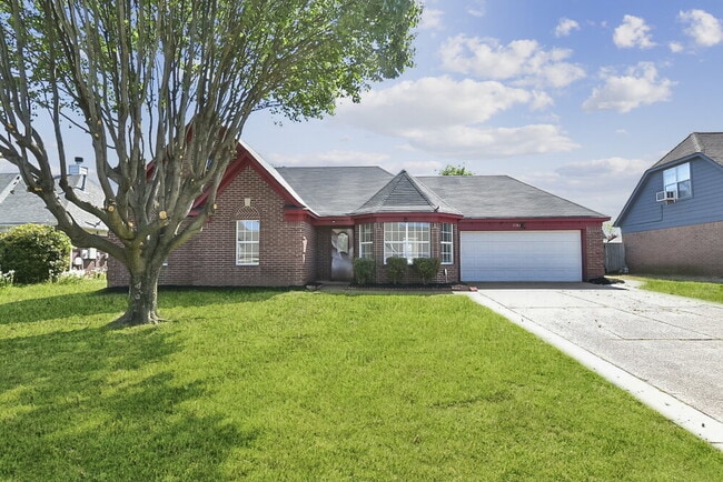 Building Photo - 7180 Hunter's Horn Dr
