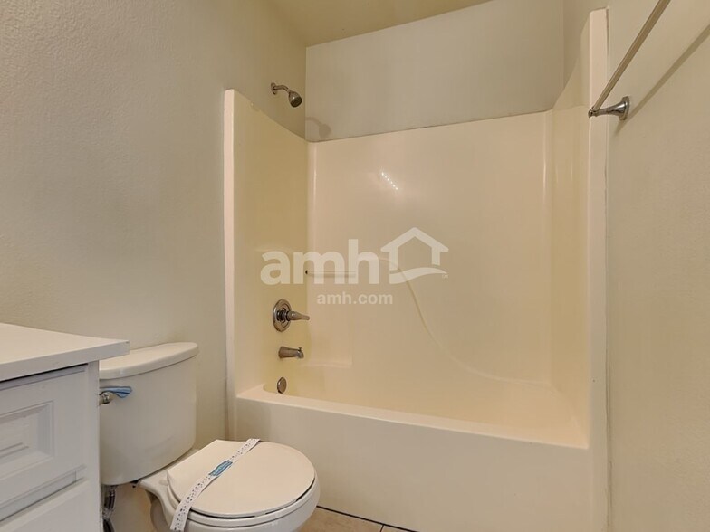 Building Photo - 1133 S 111th Cir