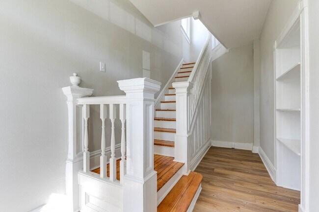 Building Photo - 3418 Carolina Ave