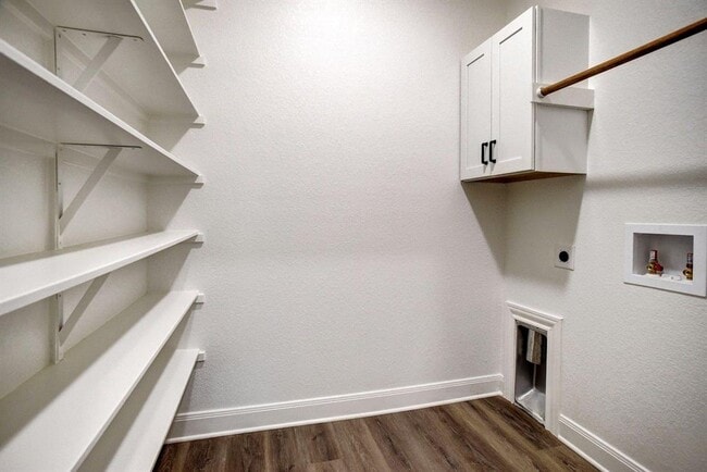 Building Photo - 121 S Kanaio Dr