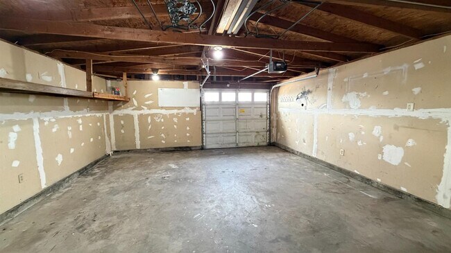 Building Photo - 136 Pico Ave